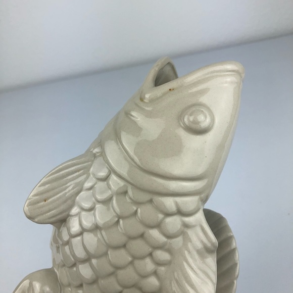 VINTAGE 8" White Koi Fish Vase Water Jumping Flowe - Picture 12 of 16